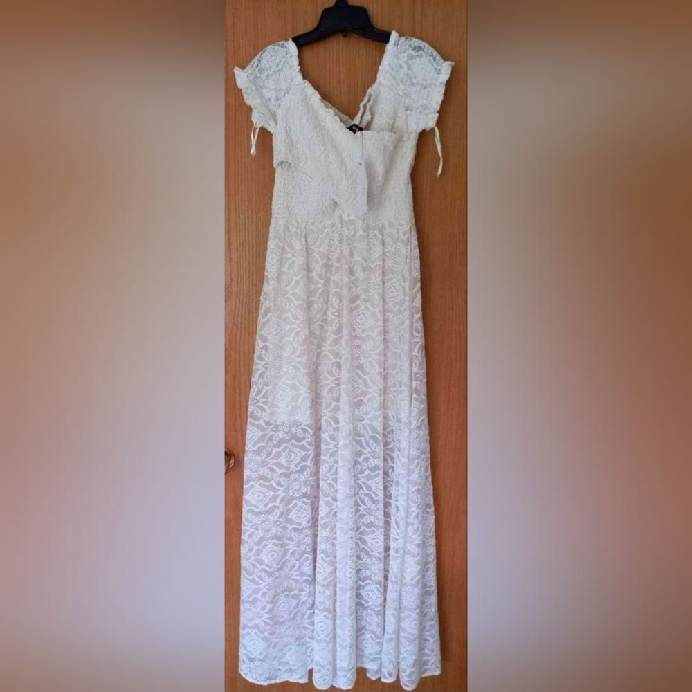 NWT Vici Aakaa head over heels smocked crossover dress White Lace Size Lg - Picture 2 of 5